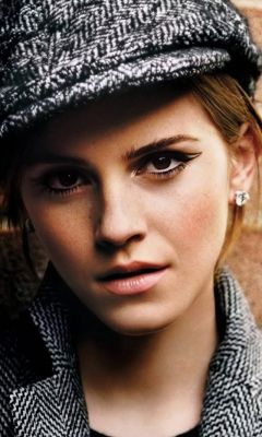 Emma-Watson-In-Grey-Cap-And-Coat
