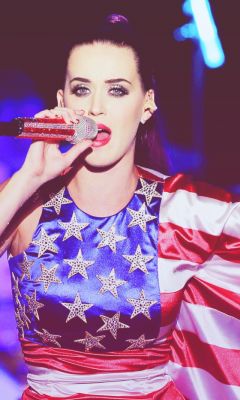 Katy-Perry-In-American-Flag-Dress