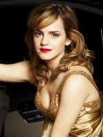 Emma-Watson-In-Beautiful-Dress