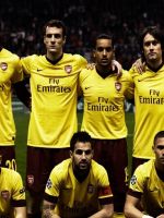 Arsenal London Soccer Team     X