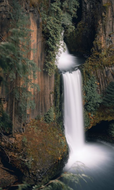 waterfalls close up photography wallpaper