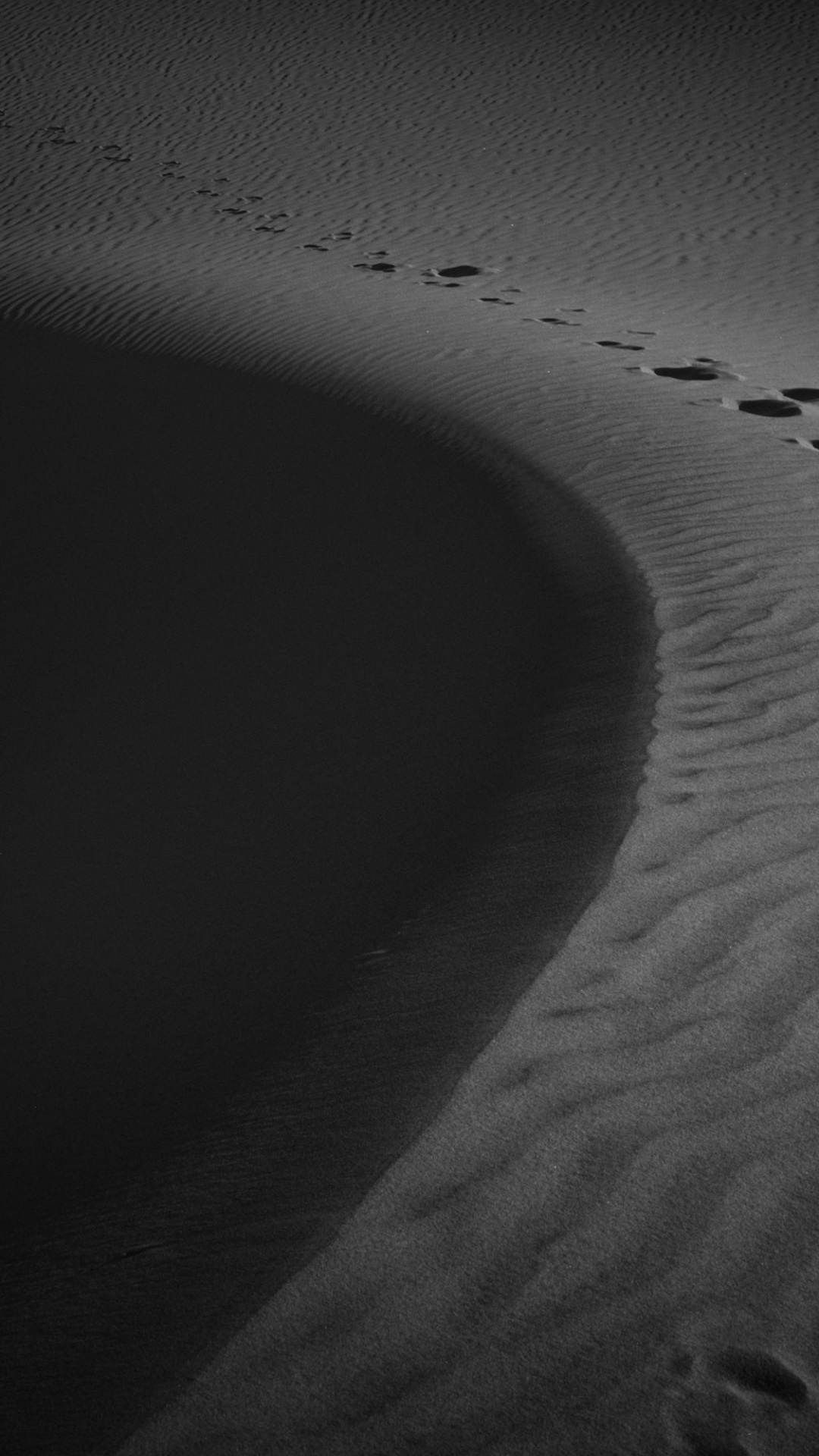 footprints on sand wallpaper for Insignia 5X